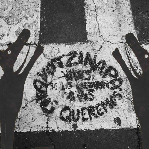 Se oyen ladrar los perros