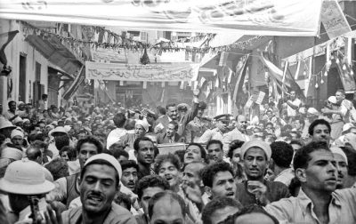 Nasser_with_crowds_in_Rashid